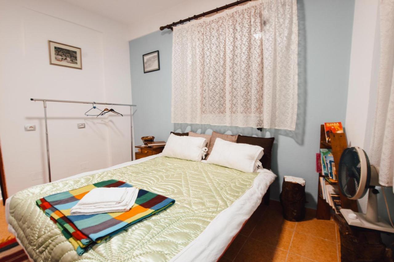Bb Traditional Apartment Гирокастра Экстерьер фото