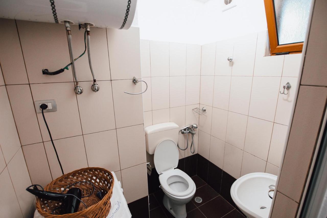Bb Traditional Apartment Гирокастра Экстерьер фото